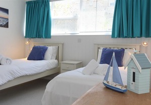 8 Piazza - Two Bedroom House, Sleeps 4