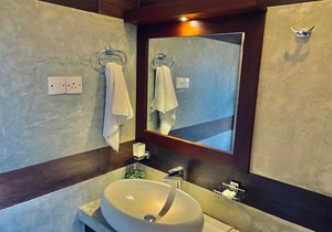 8 Plus Motels