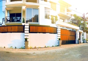 8 Plus Motels
