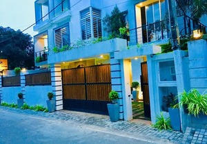 8 Plus Motels