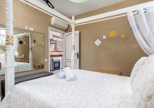 8. Regal Bed Accommodation Los Moxaicos, Pool
