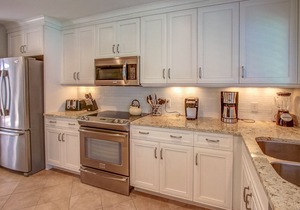 8 Turtle Lane Club - Few Steps to the pool & beach!