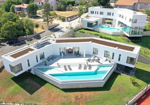 800 m² Villa ∙ 10 bedrooms ∙ 20 guests