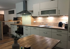 80qm großes, modern eingerichtetes 3-Zimmer Appartement mit Terrasse