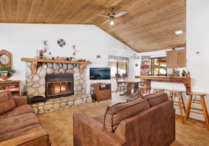 82 m² Cabin ∙ 2 bedrooms ∙ 6 guests
