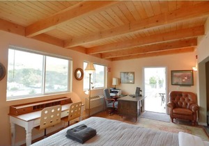 8406 - Penthouse Studio with Elevator & Parking near SFO