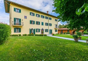 850 m² Villa ∙ 6 bedrooms ∙ 10 guests