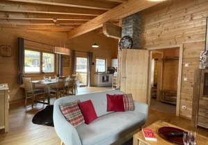 860 ft² Chalet