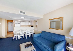 8th Floor Oceanfront Snowbird Friendly Condo w/ AC, WiFi, Shared Pool/Hot Tub!