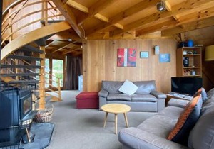 9 Chalet Cres