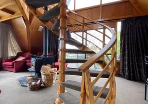 9 Chalet Cres