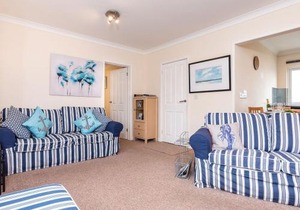 9 Dolphin Court