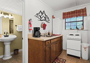 #9 - King Suite - Waterfall Retreat - Near Tallulah Gorge