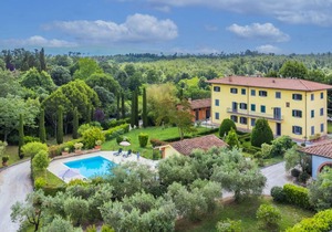 900 m² Villa ∙ 8 bedrooms ∙ 15 guests