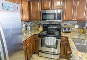 904 Direct Oceanfront 2 bedroom/2 bath condo