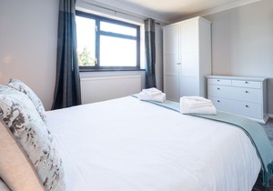 91 Carr Avenue - sleeps 4 guests in 2 bedrooms