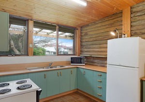 98 Ocean Parade - Rustic Log Cabin