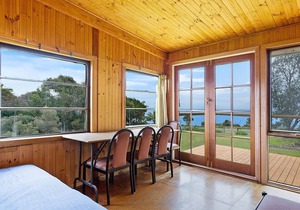 98 Ocean Parade - Rustic Log Cabin