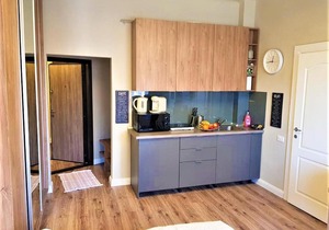 9c Studio, Romana Square