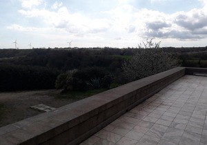 a 5 minuti dal lago di Bolsena, immerso nel verde
