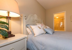 A Beautiful 2 Bed/2 Bath Shelter Cove Villa Overlooking Lagoon