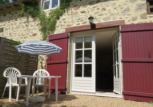 A charming rural gite for up to 2 people, 20 acres of grounds, wifi, by a river.