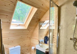 A contemporary, spacious and stylish retreat made for romantic getaways.