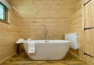 A contemporary, spacious and stylish retreat made for romantic getaways.