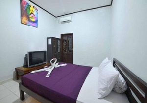 A Cozy Guest House in the Heart of Kuta, Poppies Lane, Only Few Minutes to Beach