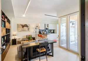 A few steps from Parma Station Apartment