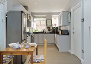 A Hampstead Retreat - Two Bedroom Apartment, Sleeps 4