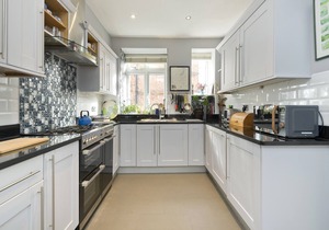 A Hampstead Retreat - Two Bedroom Apartment, Sleeps 4