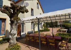 A house suitable for groups and families