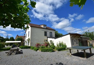 A house suitable for groups and families