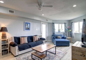A Little Bit of Heaven: Boardwalk to Beach, Garage, Community Pool & Hot Tub. 7 Guests