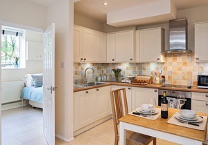 A lovely, modern apartment just 350 yards from the beach.