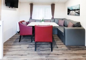 A luxury lodge 2 that sleeps 6 guests in 2 bedrooms
