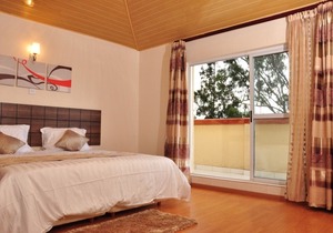 A penthouse Apartment with beautiful views on 7th floor.