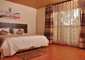 A penthouse Apartment with beautiful views on 7th floor.