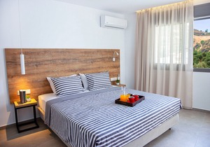 A private and calm Villa for 6ppl with all the comforts 400m from the beach!