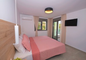 A private and calm Villa for 4ppl with all the comforts 400m from the beach!