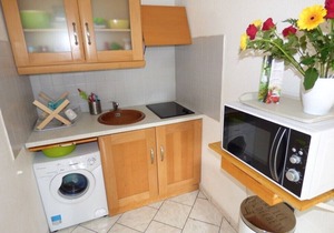 A stone's throw from the beach of Les Sablettes, all on foot, private parking.