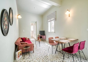 A truly Athenian apartment, 5 mins from metro