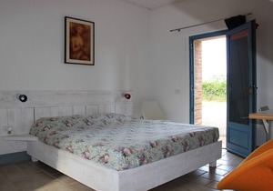 A Villa With a View of Monteriggioni and a Private Swimming Pool
