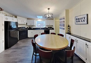 A Weekend Favorite 3 BR Home - Island Club - Sleeps 8 - IC53
