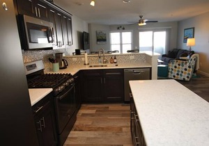 A Wonderful Condo- 3 Pools, Tennis, Biking Distance to the Beach!