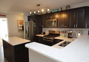 A Wonderful Condo- 3 Pools, Tennis, Biking Distance to the Beach!
