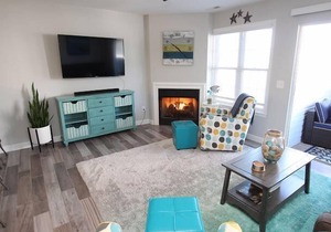 A Wonderful Condo- 3 Pools, Tennis, Biking Distance to the Beach!