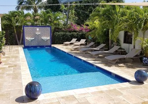 A Wow! 1BR Villa w/Salt Pool- Walk to Ave/Beaches (II)