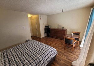 (A05) Beverly Hills Hotel Style Unit